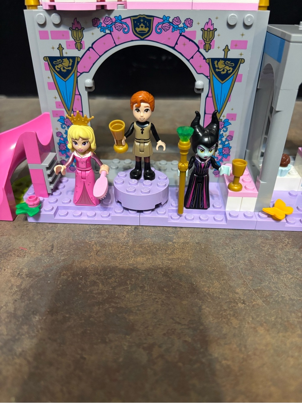 LEGO Disney Princess 43211 Aurora's Castle – 99% Complete w/ Instructions - Picture 8 of 10